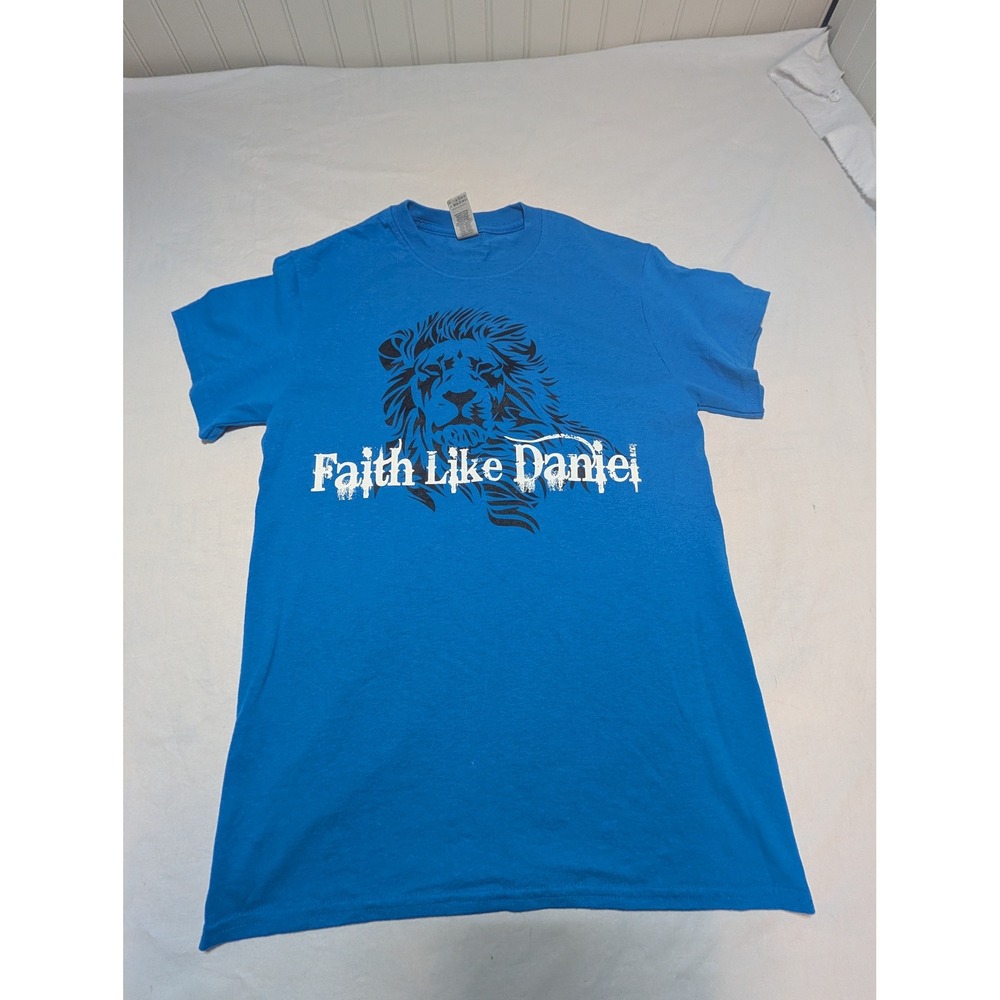 Gildan DryBlend Faith Like Daniel Lion Blue T-Shirt Small Christian Camp 2021